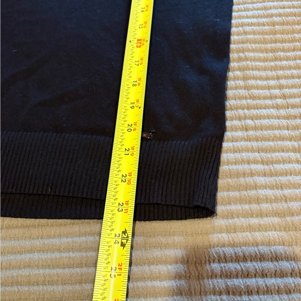 Calvin Klein women's black long-sleeve V-neck sweater size M - Picture 7 of 9